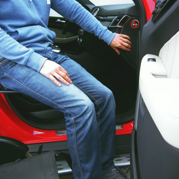 Ηλεκτρικό κάθισμα για επιβίβαση στο αυτοκίνητο