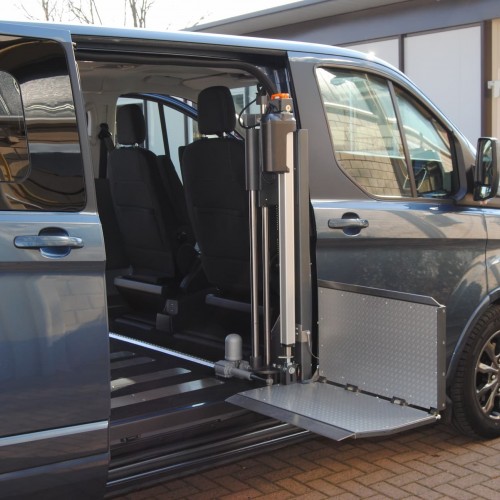 Πλατφόρμα ανύψωσης χειροκίνητων αμαξιδίων Πλατφόρμα ανύψωσης χειροκίνητων αμαξιδίων