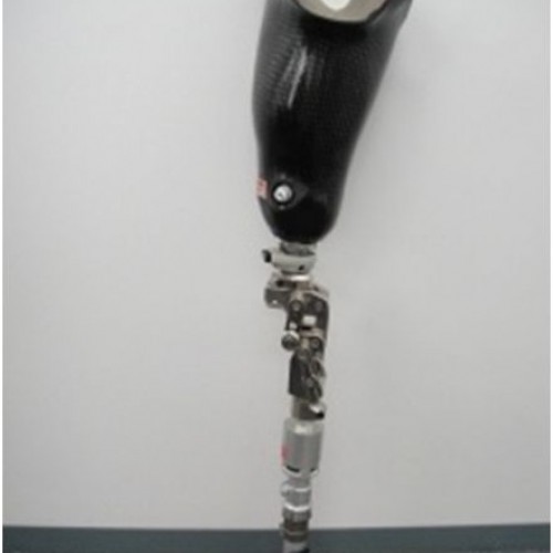 Μηριαία πρόθεση με εσωτερική κάλτσα σιλικόνης και μηχανική ασφάλεια εγκλωβισμού Μηριαία πρόθεση με εσωτερική κάλτσα σιλικόνης και μηχανική ασφάλεια εγκλωβισμού