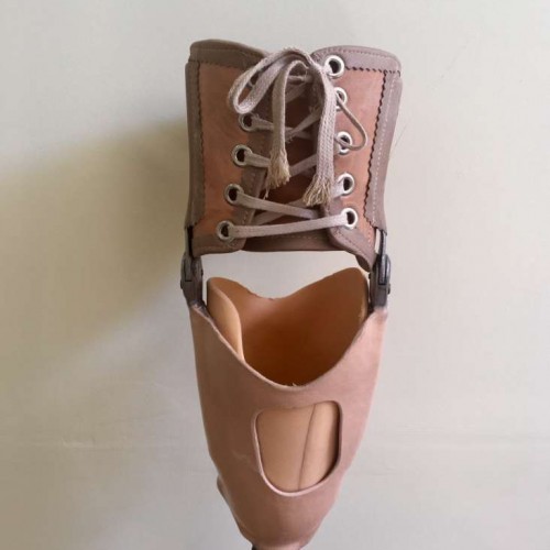 Μηριαία αντιστηρίγματα κνήμης με δέρμα