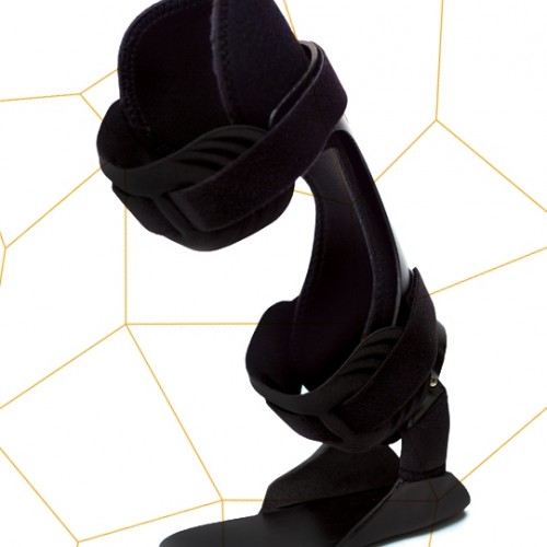 Κνημοποδικός Νάρθηκας Έσω Υποδήματος με άρθρωση από θερμοπλαστικό υλικό Κνημοποδικός Νάρθηκας Έσω Υποδήματος με άρθρωση από θερμοπλαστικό υλικό