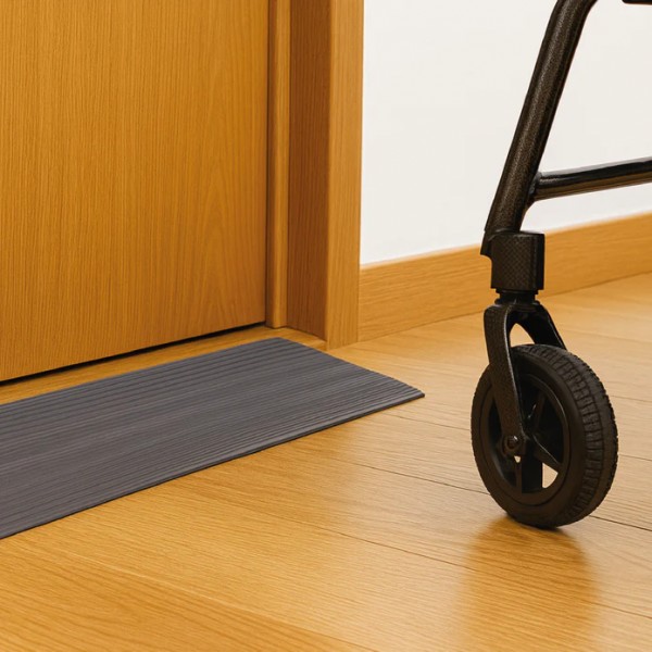 Ράμπα αντιολισθητική πόρτας από ελαστικό PVC και κόβεται  (10.5 x 100 x 1.2 cm & 14.5 x 100 x 2 cm) 